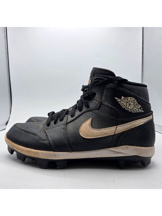 Athletic_Shoes